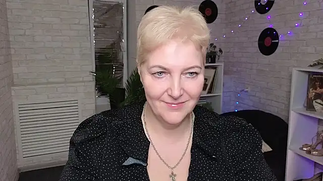 Sandra Snow online show from December 28, 3:48 pm