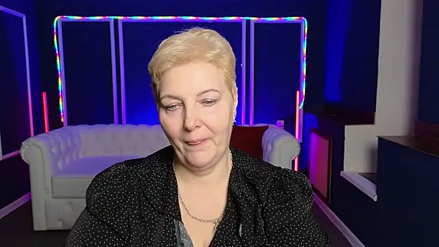 Sandra Snow online show from January 6, 5:38 pm