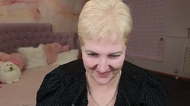 Sandra Snow online show from January 14, 5:56 pm