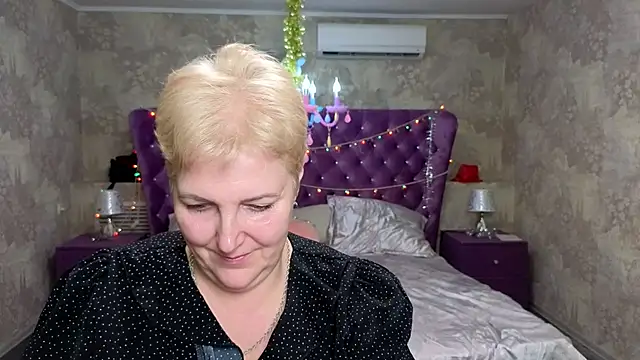 Sandra Snow online show from January 17, 11:29 pm
