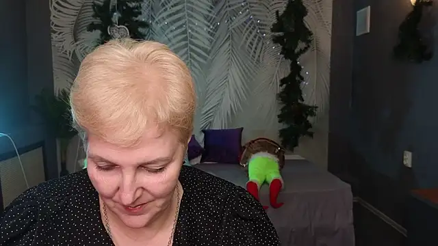 Sandra Snow online show from January 18, 5:26 pm