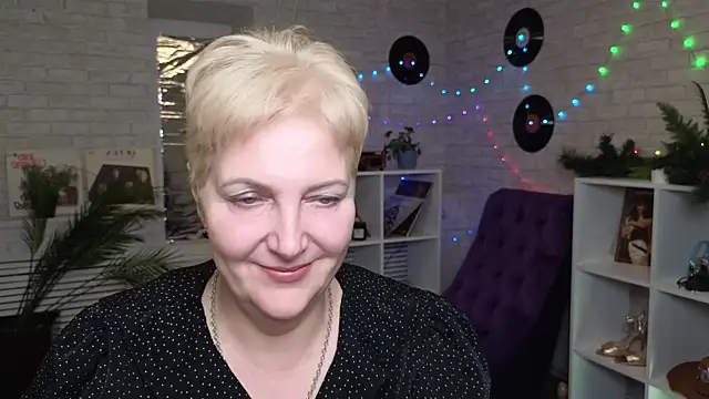 Sandra Snow online show from January 22, 2:35 pm