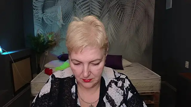 Sandra Snow online show from February 9, 2:29 pm