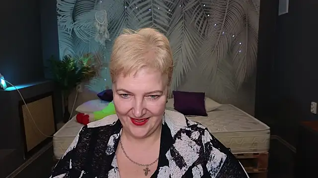Sandra Snow online show from February 9, 5:33 pm