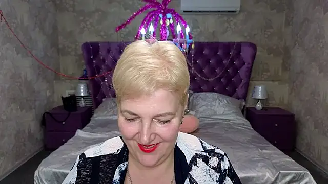 Sandra Snow online show from February 14, 5:57 pm