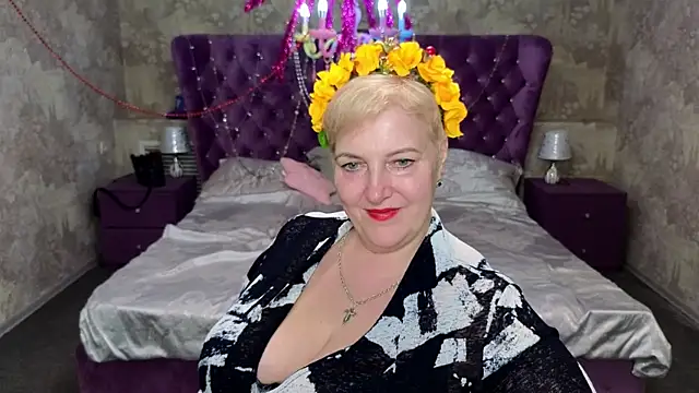 Sandra Snow online show from February 14, 8:59 pm