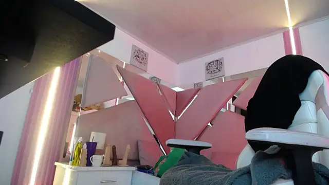 Noah Jhonson online show from November 20, 8:19 pm