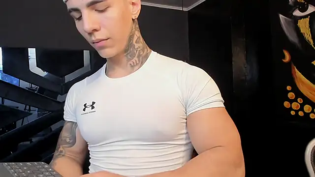 Flynn Riider online show from November 11, 5:13 pm