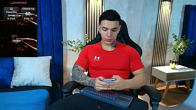 Flynn Riider online show from July 19, 2:10 pm