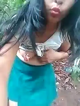 Snapshot of Danna-linyi chatting on January 2, 9:39 pm Danna-linyi online show from January 2, 9:39 pm