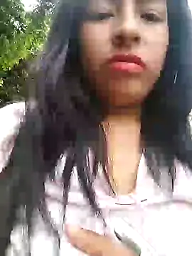 Snapshot of Danna-linyi chatting on January 5, 3:23 pm Danna-linyi online show from January 5, 3:23 pm