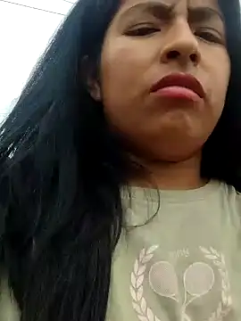 Snapshot of Danna-linyi chatting on January 9, 4:06 pm Danna-linyi online show from January 9, 4:06 pm