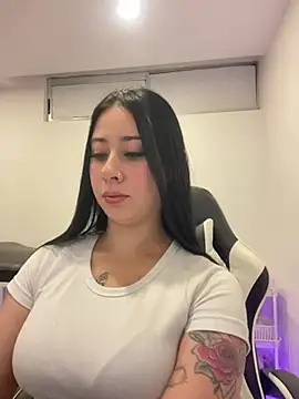 Snapshot of Zoee_t chatting on April 26, 5:16 am Zoee t online show from April 26, 5:16 am