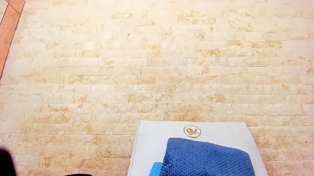 mia roldan  online show from January 10, 12:40 pm