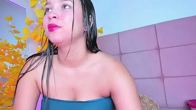 Snapshot of HaleyAmaya chatting on February 6, 11:52 pm HaleyAmaya online show from February 6, 11:52 pm