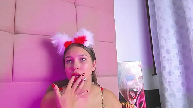 Snapshot of HaleyAmaya chatting on February 15, 11:56 pm HaleyAmaya online show from February 15, 11:56 pm