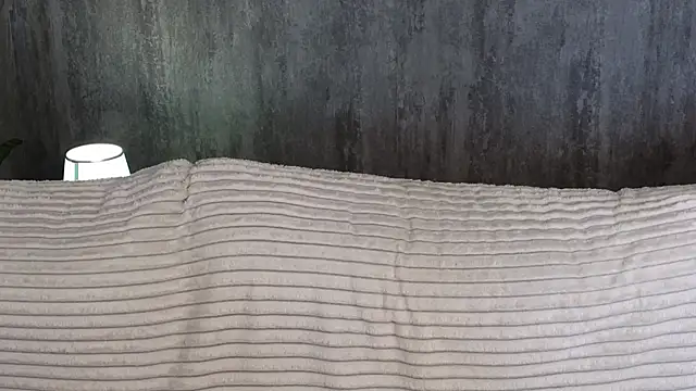 Snapshot of WiloneEsse chatting on February 14, 4:15 am WiloneEsse online show from February 14, 4:15 am