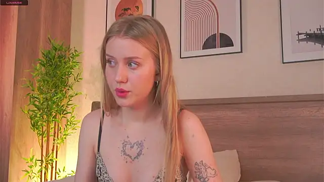 Snapshot of WiloneEsse chatting on January 14, 3:50 pm WiloneEsse online show from January 14, 3:50 pm