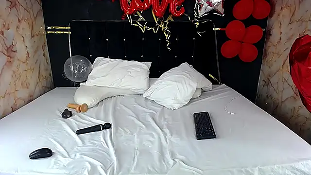 AmandaRobers online show from February 17, 8:58 pm