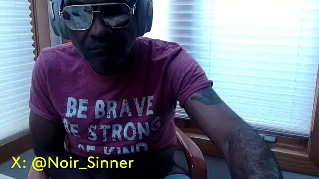 sinnernoir online show from November 2, 2:08 pm