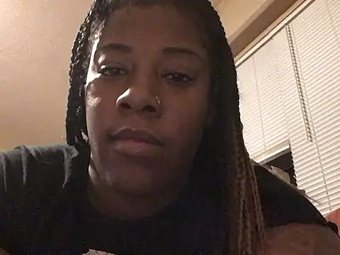 Snapshot of Eboni03 chatting on December 15, 3:13 am Eboni03 online show from December 15, 3:13 am