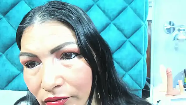 PENELOPELEWISs online show from November 20, 12:55 am