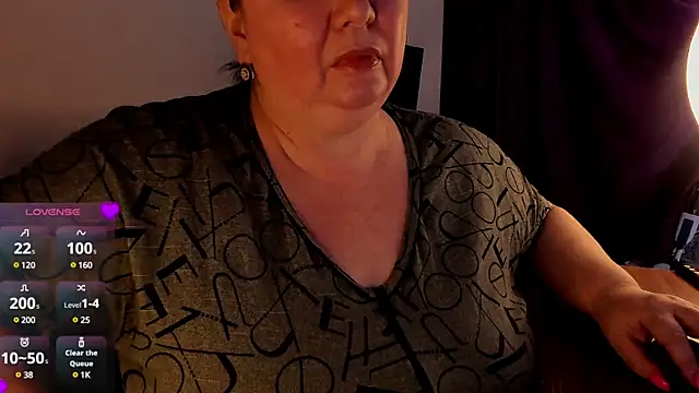 SexxyDreams1 online show from March 5, 6:23 am