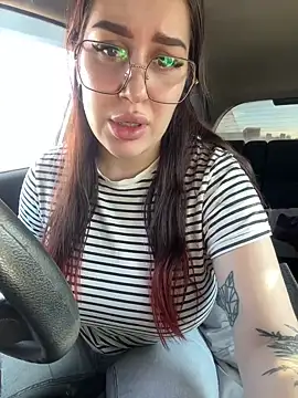 VikiDemi online show from March 7, 12:01 pm