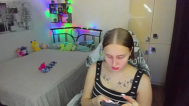Snapshot of LinaTruly chatting on May 4, 9:11 pm LinaTruly online show from May 4, 9:11 pm