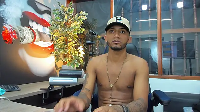 Snapshot of Robin_Rief chatting on January 27, 7:03 am Robin Rief online show from January 27, 7:03 am