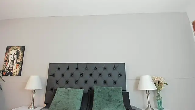 Snapshot of Robin_Rief chatting on October 15, 3:06 am Robin Rief online show from October 15, 3:06 am