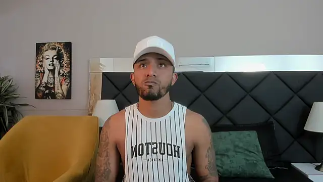 Snapshot of Robin_Rief chatting on November 8, 3:29 am Robin Rief online show from November 8, 3:29 am