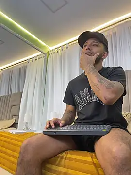 Snapshot of Robin_Rief chatting on February 10, 3:54 am Robin Rief online show from February 10, 3:54 am