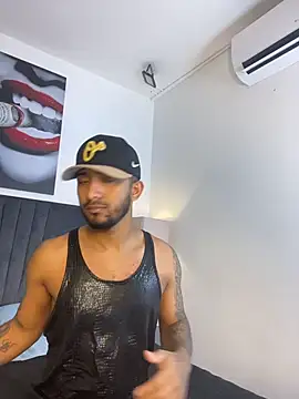 Snapshot of Robin_Rief chatting on February 19, 3:24 am Robin Rief online show from February 19, 3:24 am