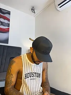 Snapshot of Robin_Rief chatting on February 20, 3:25 am Robin Rief online show from February 20, 3:25 am