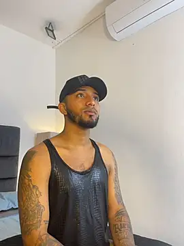 Snapshot of Robin_Rief chatting on February 27, 4:12 am Robin Rief online show from February 27, 4:12 am