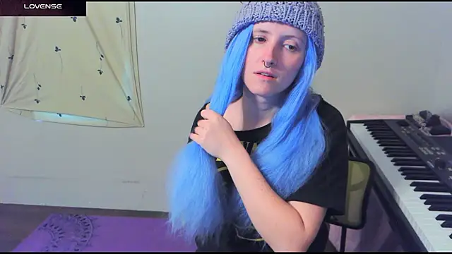 Snapshot of _hellostormy_ chatting on April 26, 12:03 pm hellostormy online show from April 26, 12:03 pm