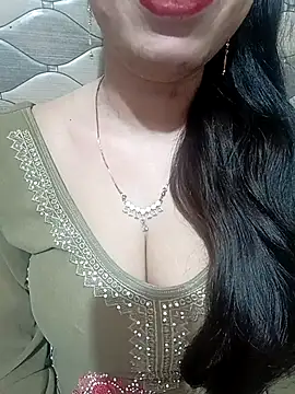 Snapshot of Haniya-143 chatting on June 14, 2:19 pm Haniya-143 online show from June 14, 2:19 pm