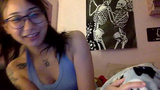 tokyobaby online show from December 10, 9:00 pm