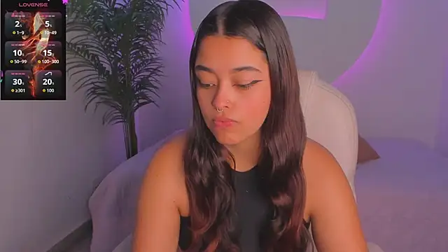 Snapshot of Ariana_Pierce chatting on November 5, 12:16 pm Ariana Pierce online show from November 5, 12:16 pm