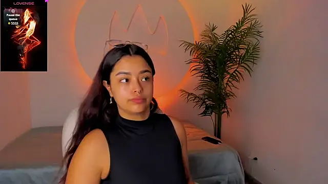 Snapshot of Ariana_Pierce chatting on December 4, 12:25 pm Ariana Pierce online show from December 4, 12:25 pm