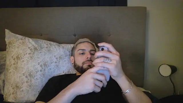Snapshot of DerekPerez2025 chatting on February 19, 5:09 pm DerekPerez2025 online show from February 19, 5:09 pm