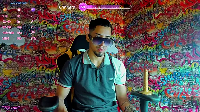 Snapshot of The_zeus_boy chatting on December 11, 2:09 am The zeus boy online show from December 11, 2:09 am