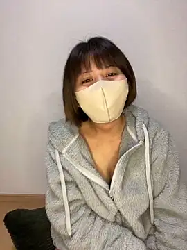 Snapshot of -anzu-o chatting on January 6, 12:57 pm -anzu-o online show from January 6, 12:57 pm