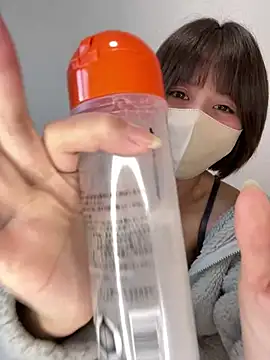 Snapshot of -anzu-o chatting on January 9, 5:44 am -anzu-o online show from January 9, 5:44 am