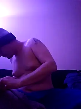 Snapshot of cmichaelxxx chatting on December 16, 11:22 am cmichaelxxx online show from December 16, 11:22 am