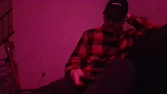 Snapshot of cmichaelxxx chatting on December 21, 10:06 am cmichaelxxx online show from December 21, 10:06 am