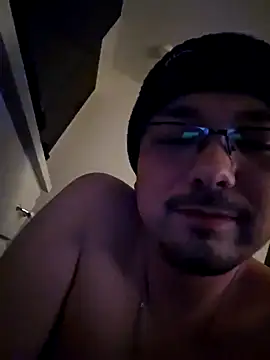 Snapshot of cmichaelxxx chatting on January 9, 12:03 am cmichaelxxx online show from January 9, 12:03 am