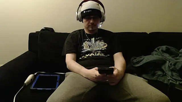 Snapshot of cmichaelxxx chatting on January 19, 1:10 am cmichaelxxx online show from January 19, 1:10 am