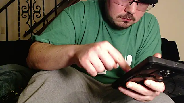 Snapshot of cmichaelxxx chatting on March 5, 2:03 am cmichaelxxx online show from March 5, 2:03 am